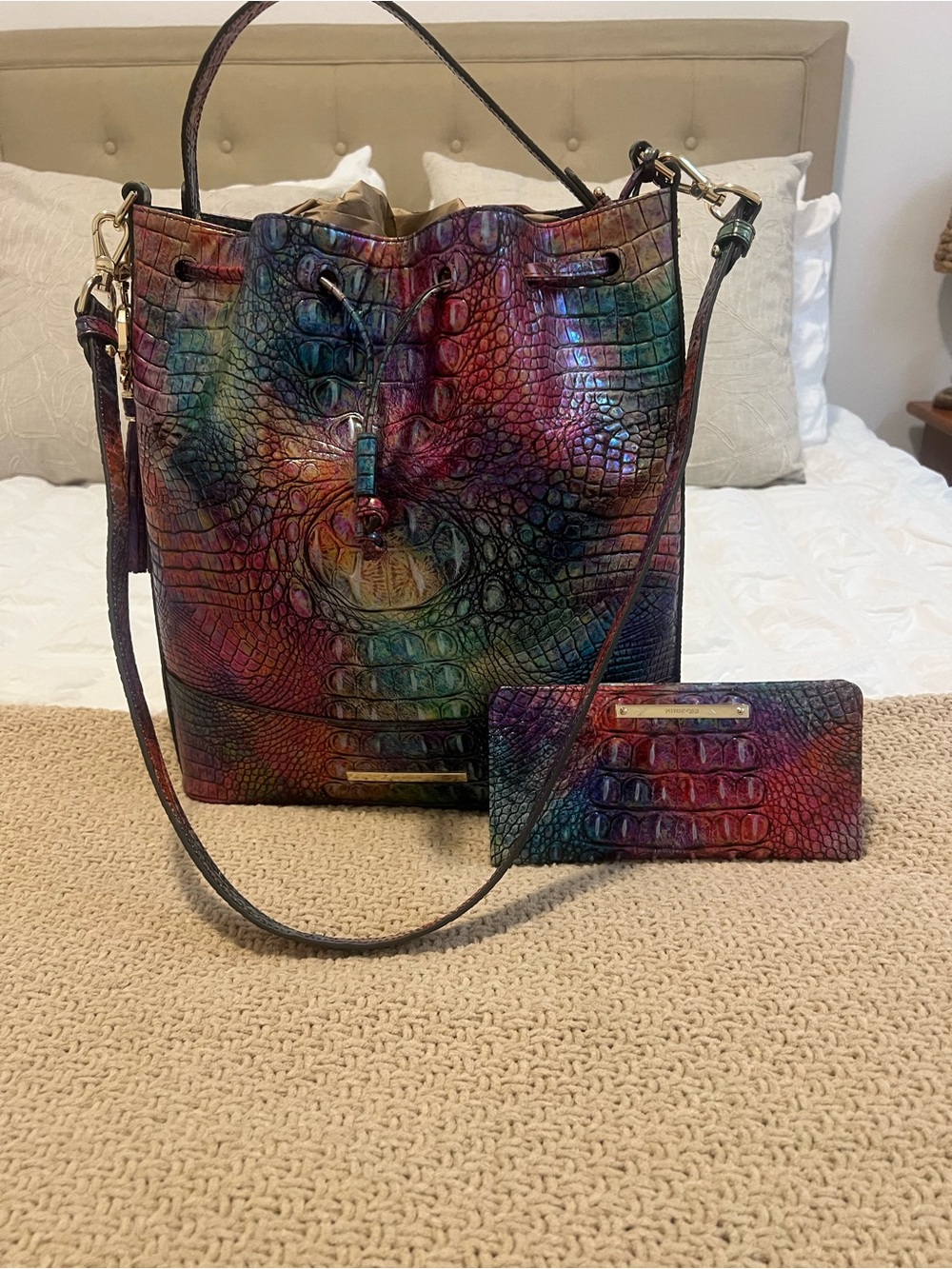 NWOT Brahmin Melbourne, Argyle, drawstring bucket bag with matching wallet